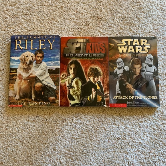 Star Wars, Spy Kids, and Riley Book Bundle - Picture 1 of 4